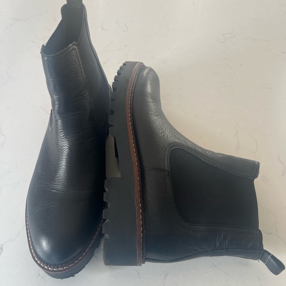 Caslon Black Leather Chelsea Lug Sole Ankle Boots